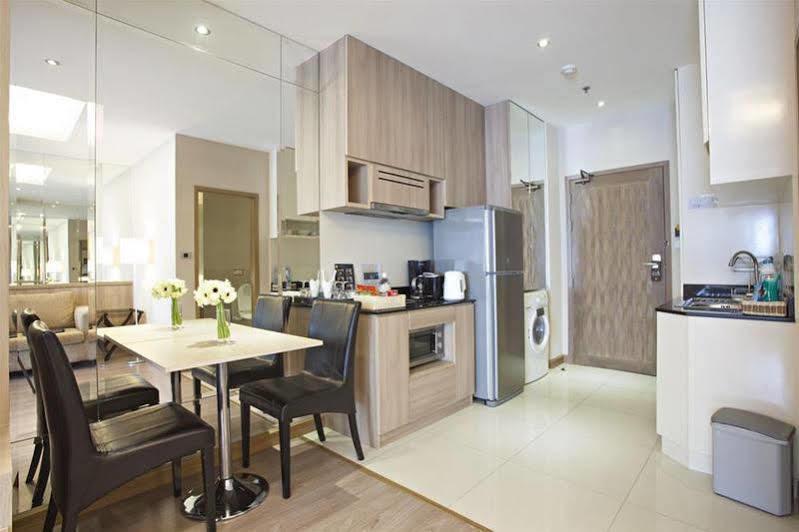 V Residence Serviced Apartment Bangkok Extérieur photo