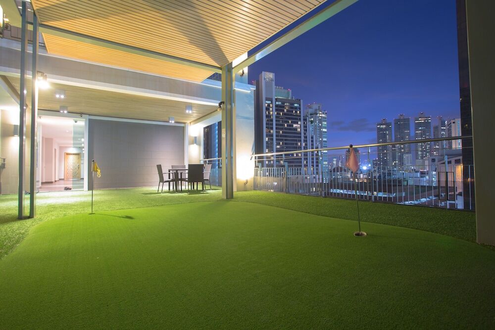 V Residence Serviced Apartment Bangkok Extérieur photo